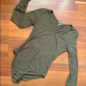 Olive green long sleeve bodysuit with button clippings
